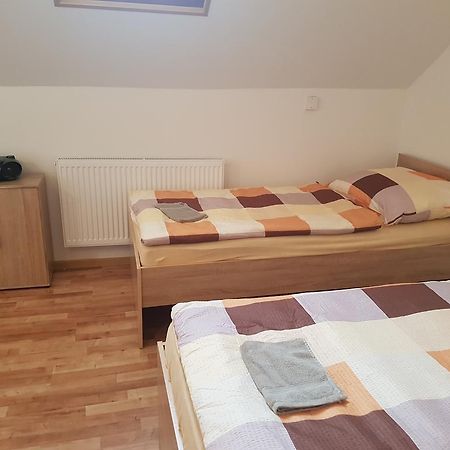 Ubytovani Zizkova Pacov Hotell Exteriör bild
