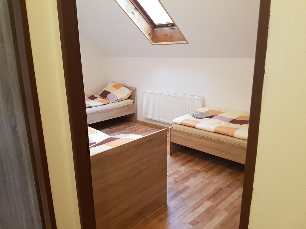 Ubytovani Zizkova Pacov Hotell Exteriör bild