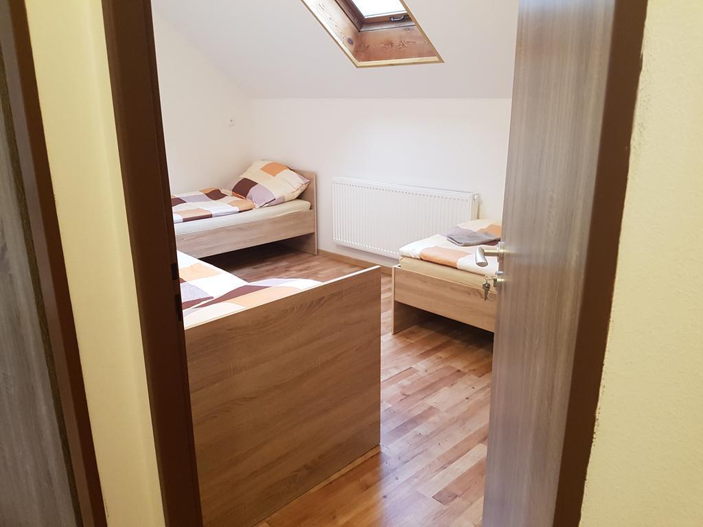 Ubytovani Zizkova Pacov Hotell Exteriör bild