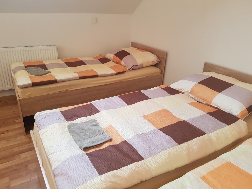 Ubytovani Zizkova Pacov Hotell Exteriör bild