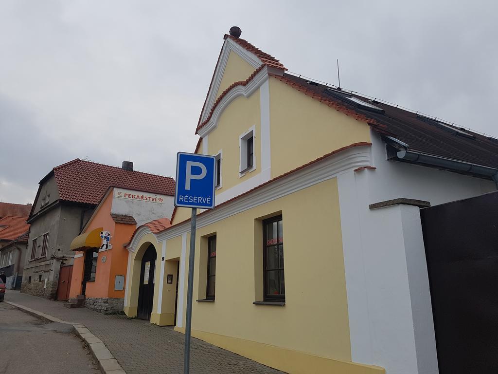 Ubytovani Zizkova Pacov Hotell Exteriör bild