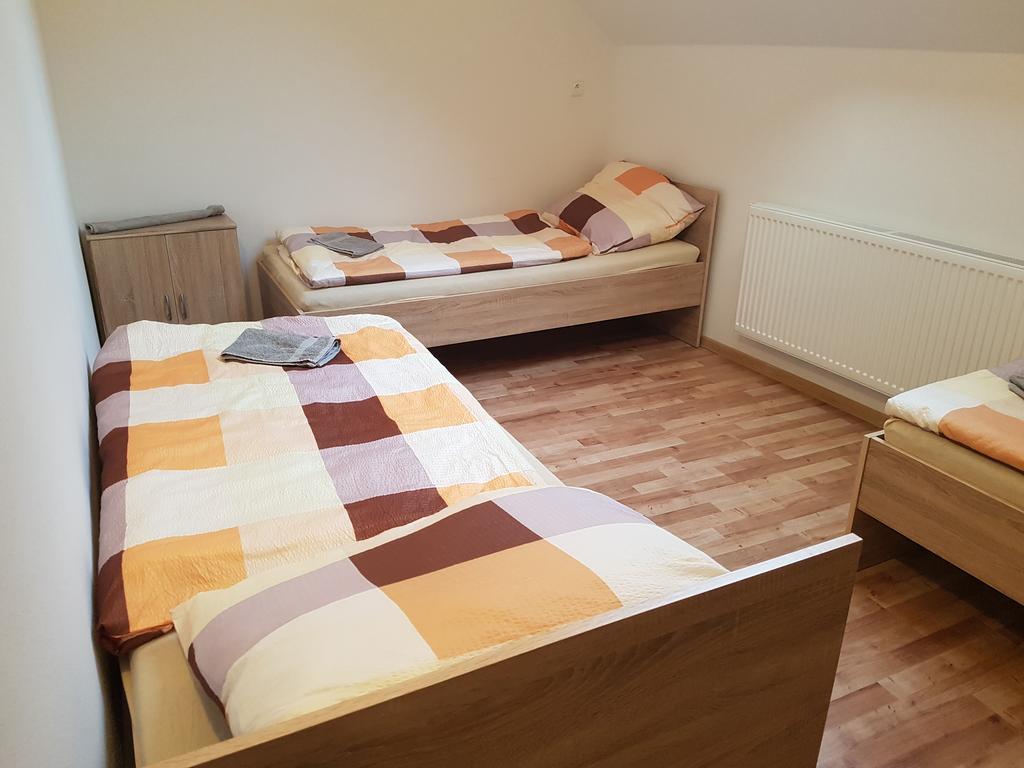 Ubytovani Zizkova Pacov Hotell Exteriör bild