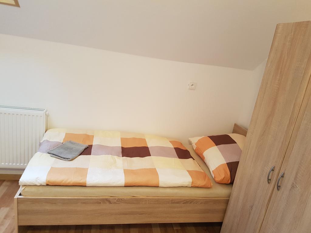 Ubytovani Zizkova Pacov Hotell Exteriör bild